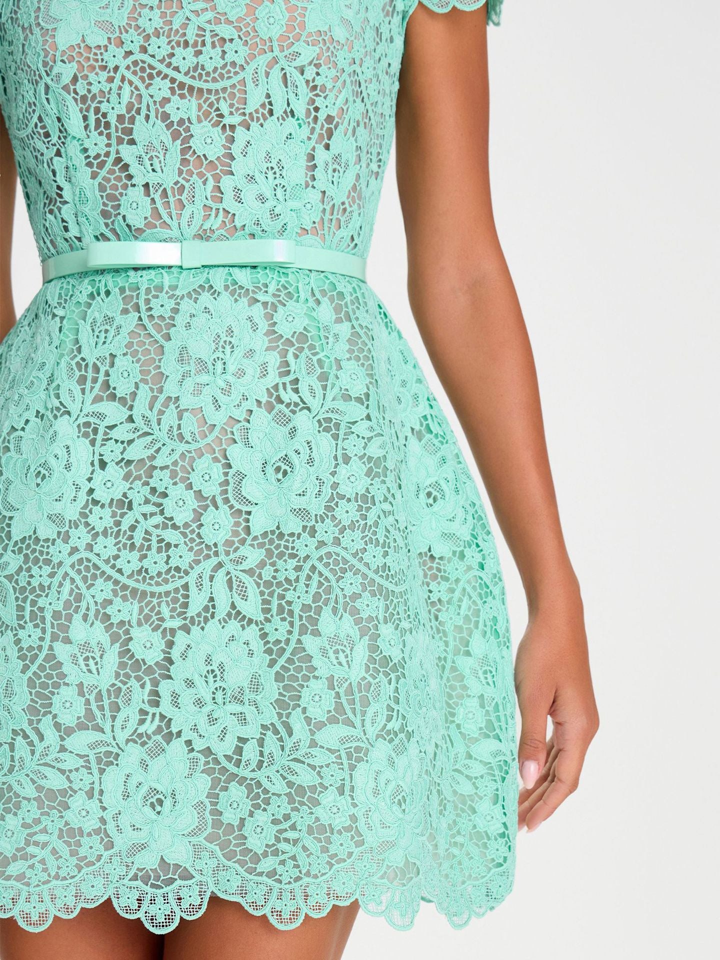 Lace Round Neck Short Dress